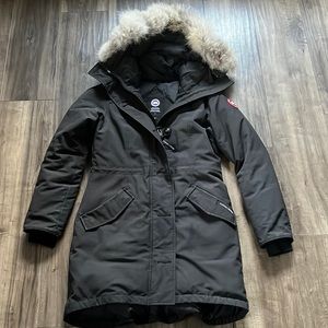 Canada Goose Rossclair Parka with removable fur ruff